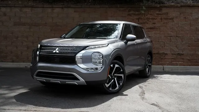 マツダグレージュM Used 2022 Mitsubishi Outlander SE for sale in Duluth, GA at