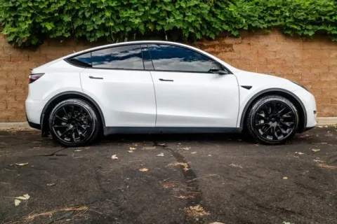 More photos of 2021 Tesla Model Y Long Range at Gravity Autos Duluth, GA