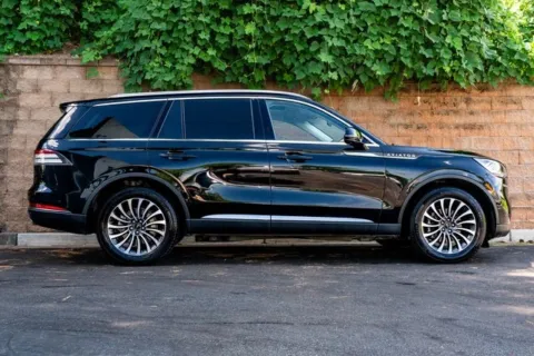 More photos of 2024 Lincoln Aviator Reserve at Gravity Autos Duluth, GA