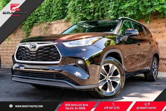 Black 2022 Toyota Highlander XLE for sale in Duluth, GA