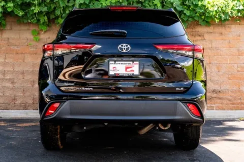 More photos of 2022 Toyota Highlander XLE at Gravity Autos Duluth, GA