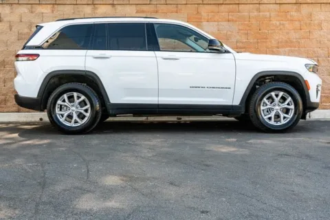 More photos of 2023 Jeep Grand Cherokee Limited at Gravity Autos Duluth, GA