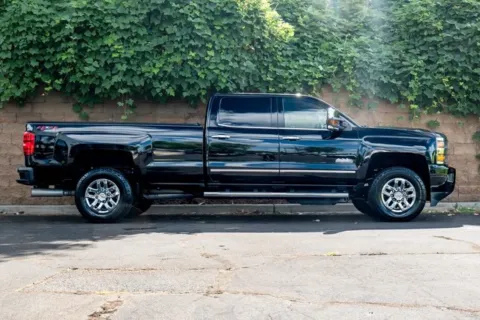 More photos of 2019 Chevrolet Silverado 3500HD High Country at Gravity Autos Duluth, GA