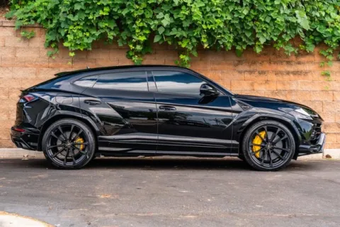 More photos of 2020 Lamborghini Urus at Gravity Autos Duluth, GA