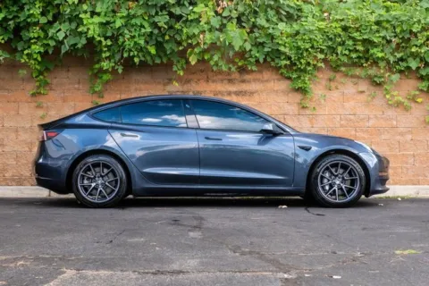 More photos of 2021 Tesla Model 3 Standard Range Plus at Gravity Autos Duluth, GA