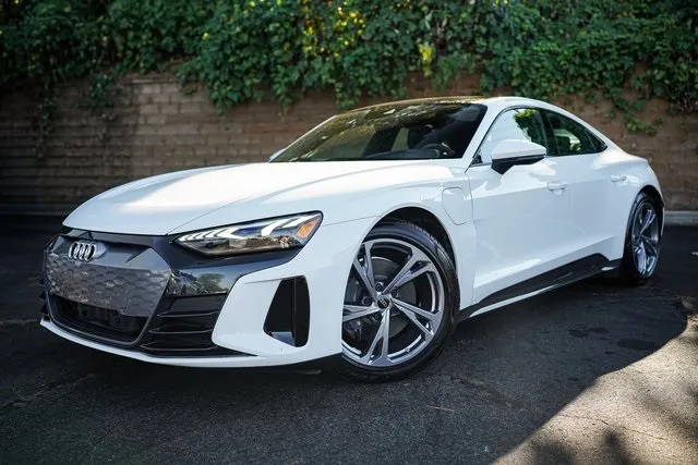 White 2022 Audi e-tron GT Premium Plus for sale in Duluth, GA