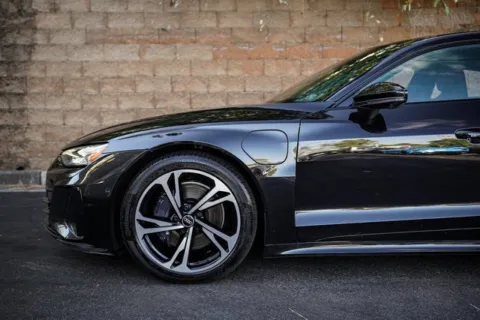 More photos of 2022 Audi e-tron GT Prestige at Gravity Autos Duluth, GA