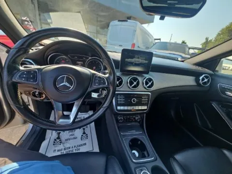 More photos of 2018 Mercedes-Benz GLA 250 at Gravity Autos Chicago, IL