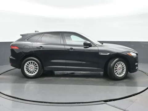 Photos of 2017 Jaguar F-PACE 35t for sale in Highland Park, IL at Gravity Autos Chicago