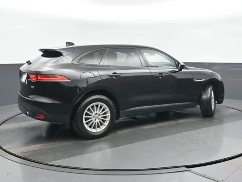 Another view of 2017 Jaguar F-PACE 35t for sale in Highland Park, IL at Gravity Autos Chicago