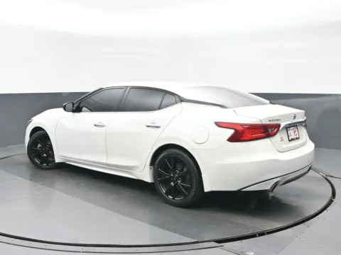 More photos of 2017 Nissan Maxima 3.5 S at Gravity Autos Chicago, IL