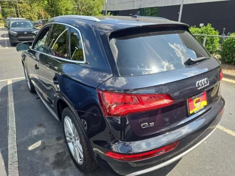 Photos of 2020 Audi Q5 45 Premium Plus for sale in Highland Park, IL at Gravity Autos Chicago