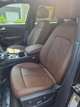 Another view of 2020 Audi Q5 45 Premium Plus for sale in Highland Park, IL at Gravity Autos Chicago