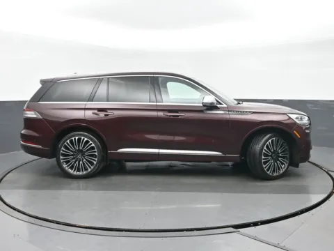 Photos of 2022 Lincoln Aviator Black Label for sale in Highland Park, IL at Gravity Autos Chicago