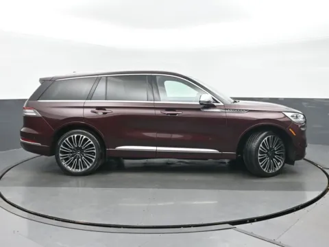 Photos of 2022 Lincoln Aviator Black Label for sale in Highland Park, IL at Gravity Autos Chicago