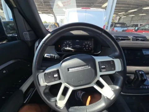 More photos of 2020 Land Rover Defender 110 SE at Gravity Autos Chicago, IL