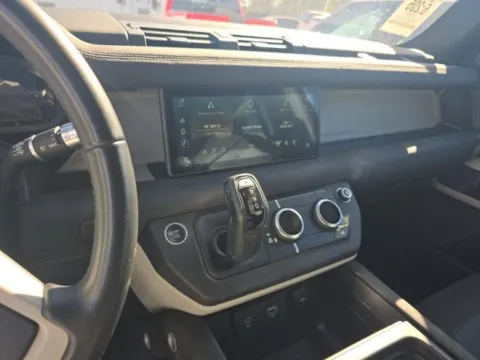 More photos of 2020 Land Rover Defender 110 SE at Gravity Autos Chicago, IL