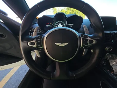 More photos of 2021 Aston Martin Vantage at Gravity Autos Chicago, IL