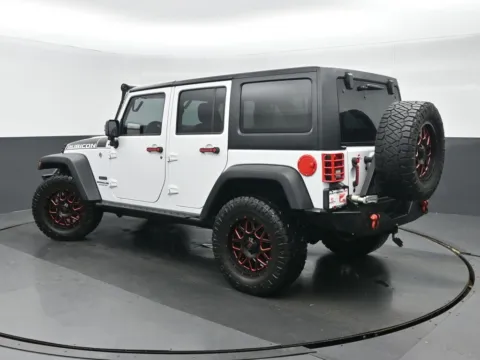 More photos of 2017 Jeep Wrangler Unlimited Rubicon Recon at Gravity Autos Chicago, IL