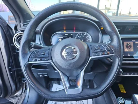 More photos of 2020 Nissan Kicks SV at Gravity Autos Chicago, IL