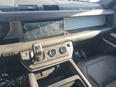 More photos of 2020 Land Rover Defender 110 HSE at Gravity Autos Chicago, IL