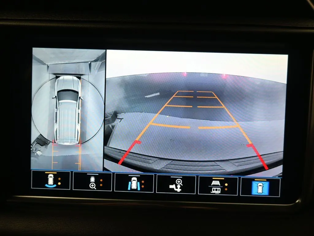 2021 GMC Yukon Denali - Photo 15