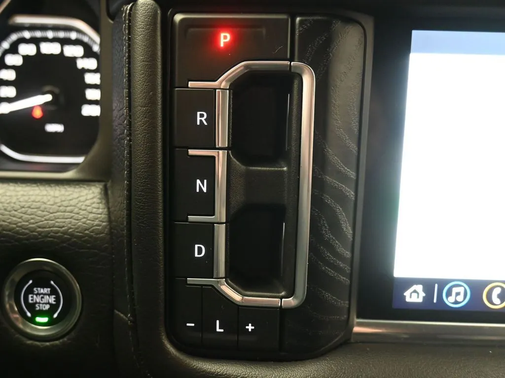 2021 GMC Yukon Denali - Photo 17