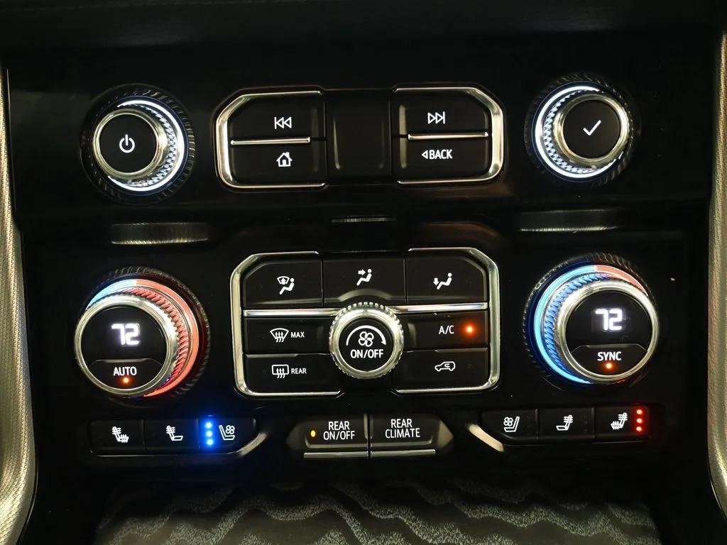 2021 GMC Yukon Denali - Photo 16