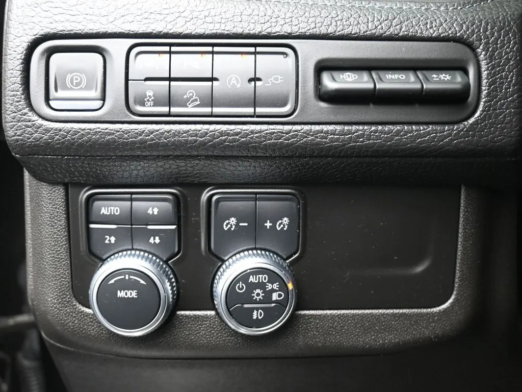 2021 GMC Yukon Denali - Photo 18