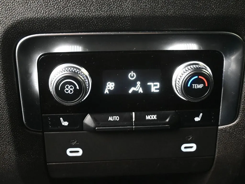 2021 GMC Yukon Denali - Photo 21