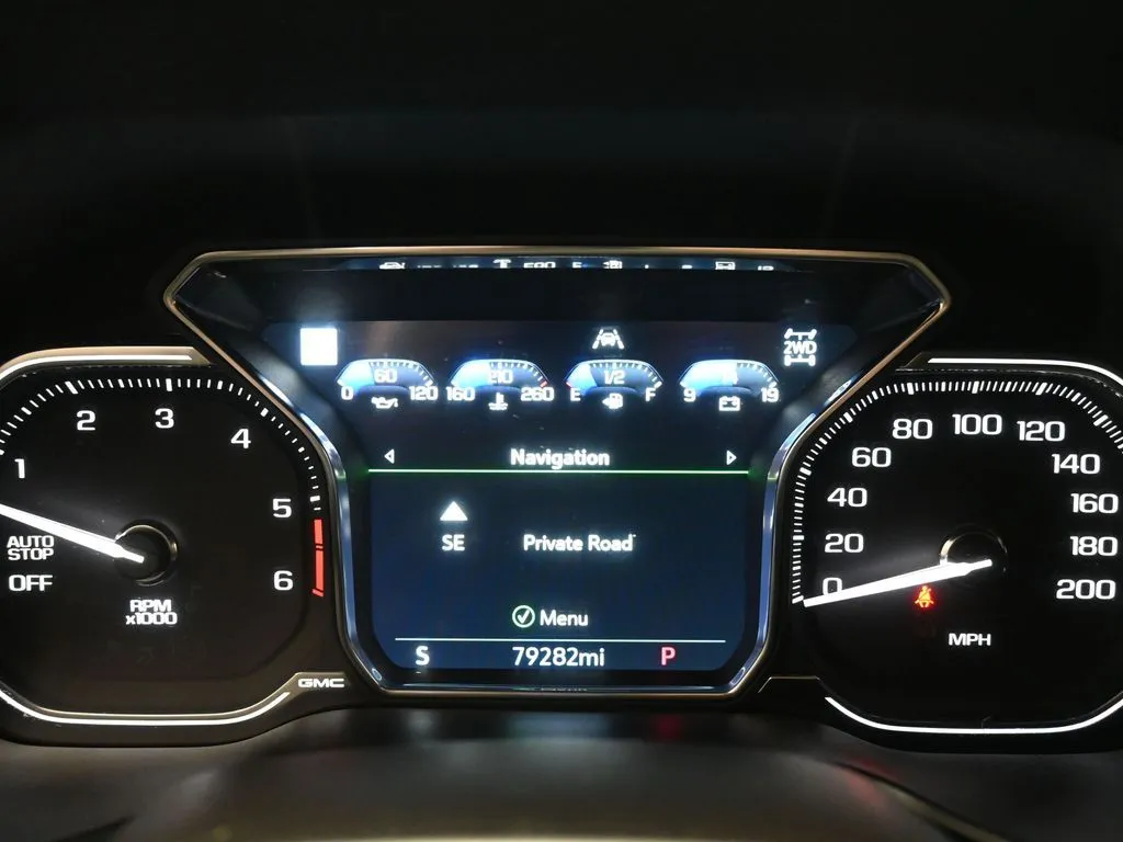 2021 GMC Yukon Denali - Photo 12