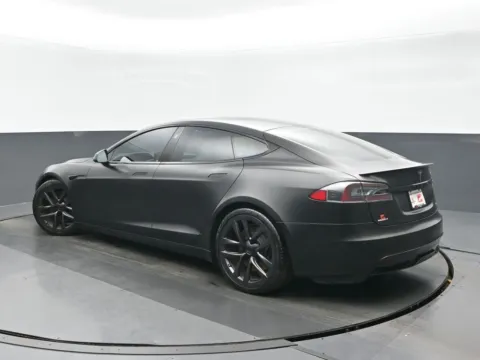 More photos of 2021 Tesla Model S Plaid at Gravity Autos Chicago, IL