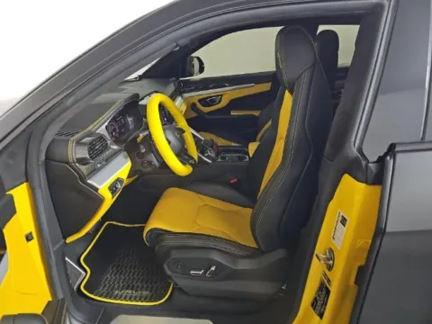 Photos of 2019 Lamborghini Urus for sale in Highland Park, IL at Gravity Autos Chicago