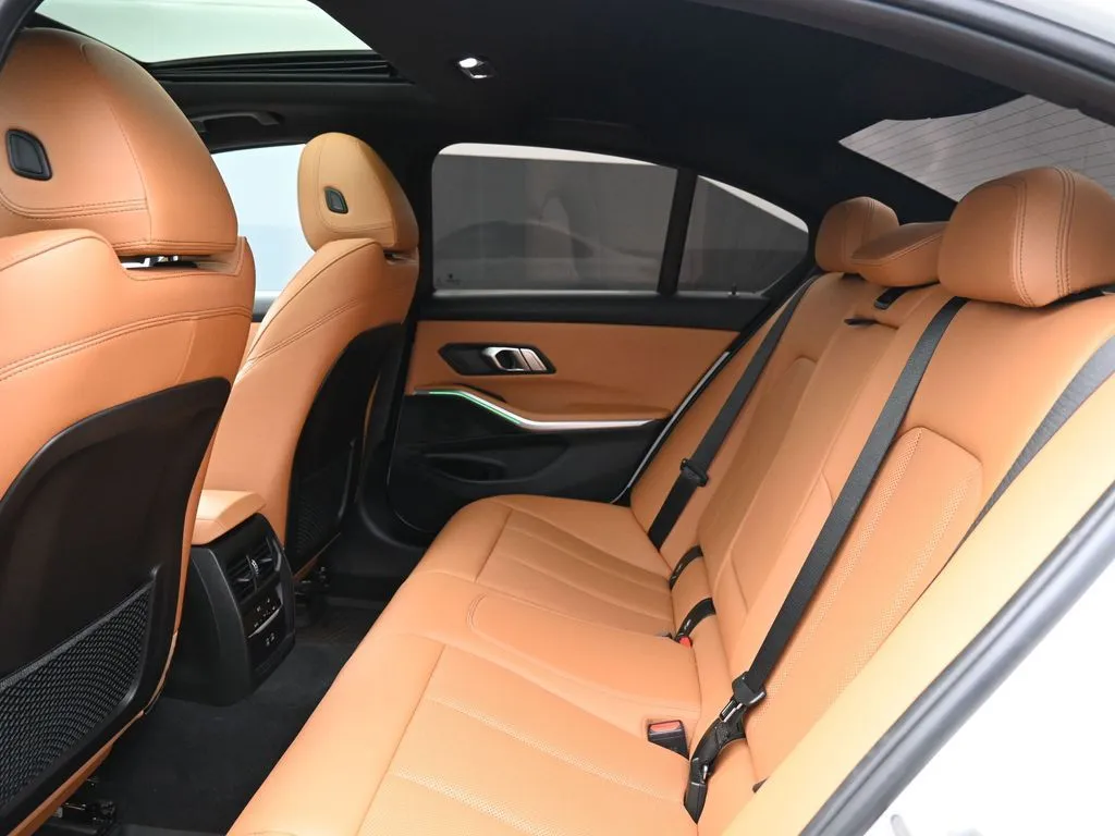 2023 BMW 3 Series M340i - Photo 22