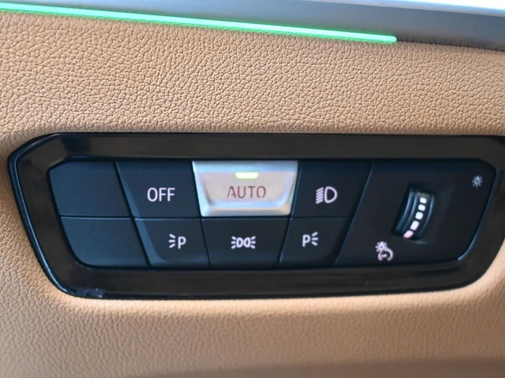 2023 BMW 3 Series M340i - Photo 20