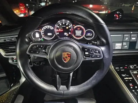 More photos of 2018 Porsche Panamera 4S at Gravity Autos Chicago, IL