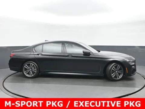 Photos of 2022 BMW 7 Series 750i xDrive for sale in Highland Park, IL at Gravity Autos Chicago