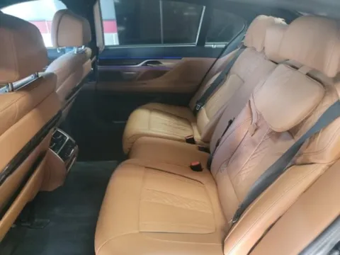 More photos of 2022 BMW 7 Series 750i xDrive at Gravity Autos Chicago, IL