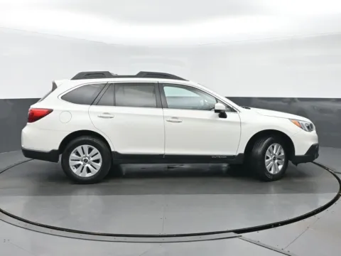Photos of 2015 Subaru Outback 2.5i Premium for sale in Highland Park, IL at Gravity Autos Chicago