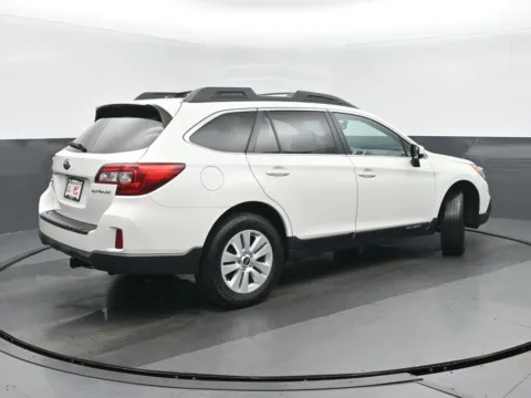 Another view of 2015 Subaru Outback 2.5i Premium for sale in Highland Park, IL at Gravity Autos Chicago