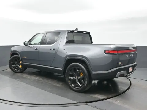 More photos of 2022 Rivian R1T Adventure at Gravity Autos Chicago, IL