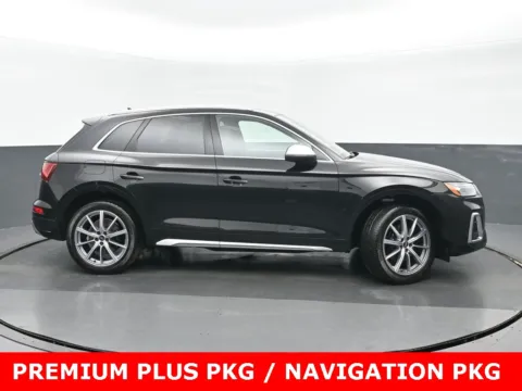 Photos of 2022 Audi SQ5 Premium Plus for sale in Highland Park, IL at Gravity Autos Chicago