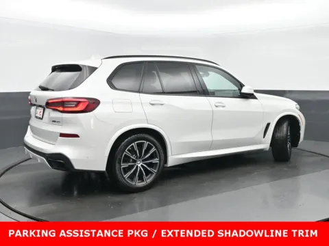 Another view of 2022 BMW X5 xDrive40i for sale in Highland Park, IL at Gravity Autos Chicago