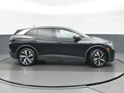 Photos of 2021 Volkswagen ID.4 Pro S for sale in Highland Park, IL at Gravity Autos Chicago