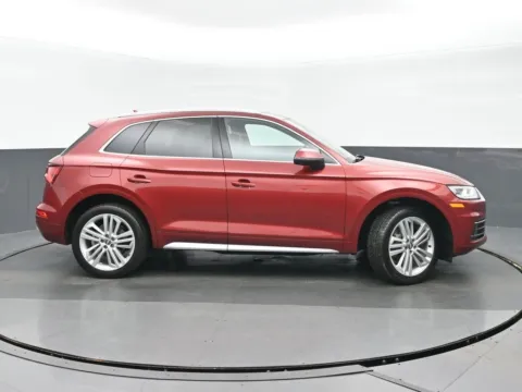 Photos of 2018 Audi Q5 2.0T Premium Plus for sale in Highland Park, IL at Gravity Autos Chicago