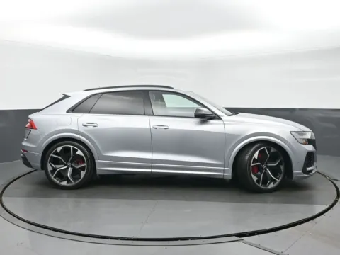 Photos of 2021 Audi RS Q8 4.0T for sale in Highland Park, IL at Gravity Autos Chicago