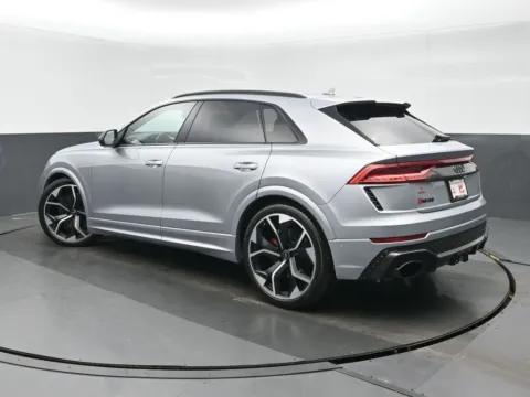 More photos of 2021 Audi RS Q8 4.0T at Gravity Autos Chicago, IL