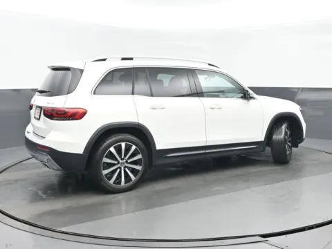 Another view of 2022 Mercedes-Benz GLB 250 for sale in Highland Park, IL at Gravity Autos Chicago