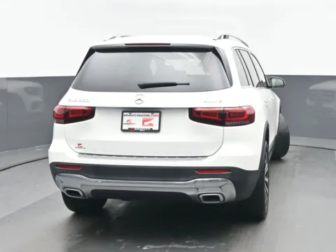 More photos of 2022 Mercedes-Benz GLB 250 at Gravity Autos Chicago, IL