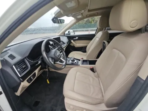 Another view of 2018 Audi Q5 2.0T for sale in Highland Park, IL at Gravity Autos Chicago